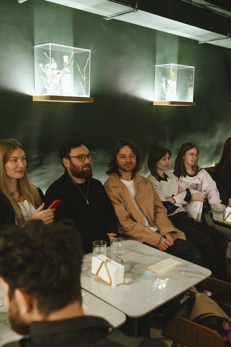 Момент со спектакля 6